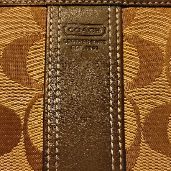 EUC Coach Crossbody Bag - Picture 15 of 16